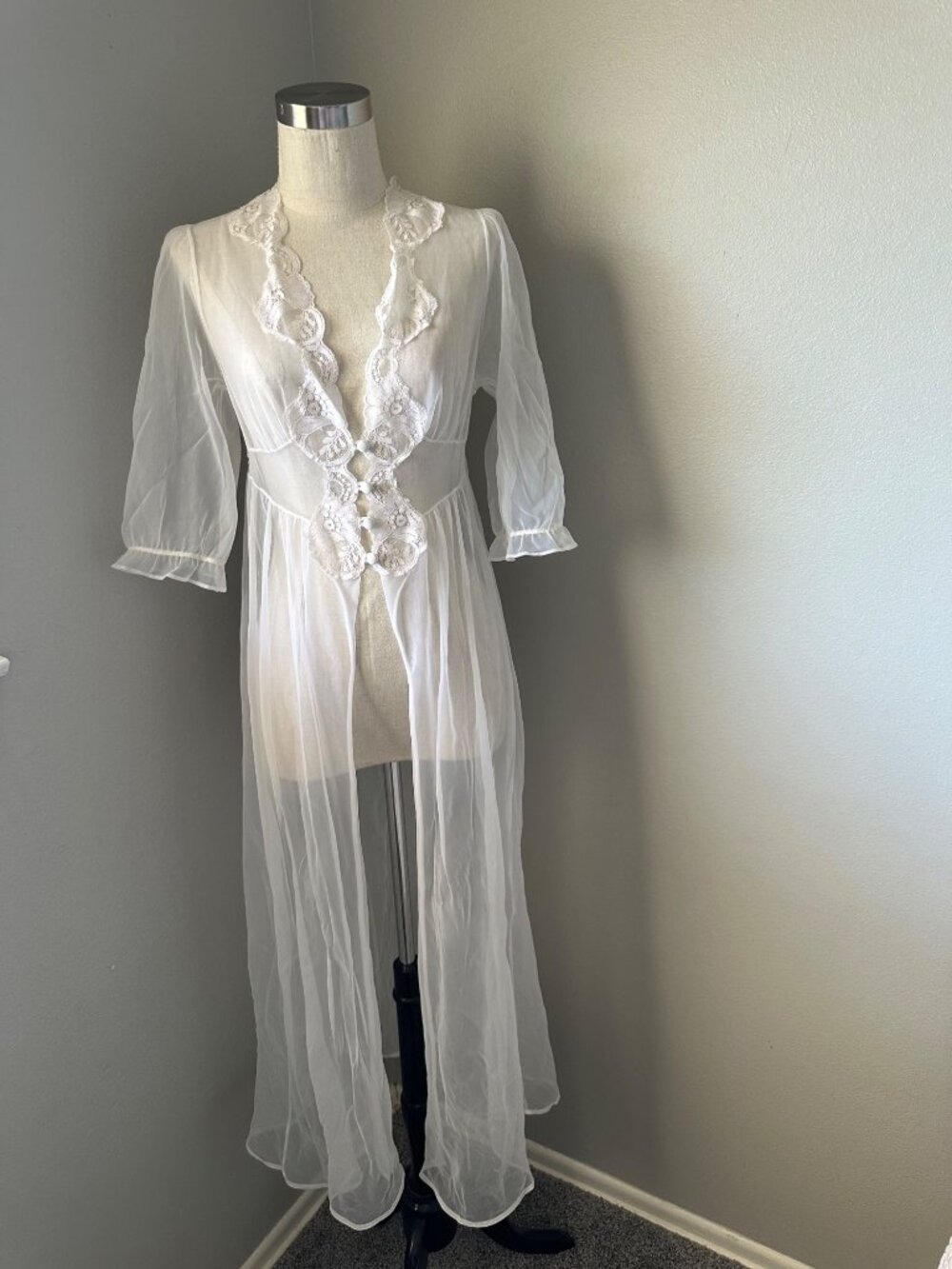 Vintage Gilead Sheer White Robe With Lace Floral Trim Wedding Coquette Sz M